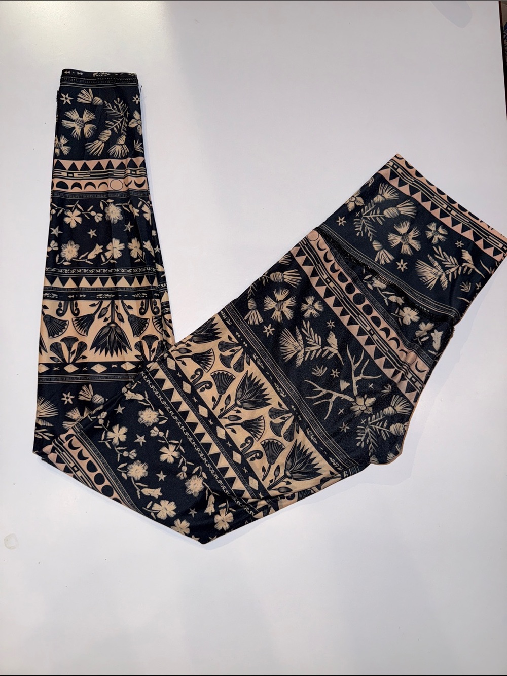 Women’s Teeki  Floral Pattern Black & Tan Leggings